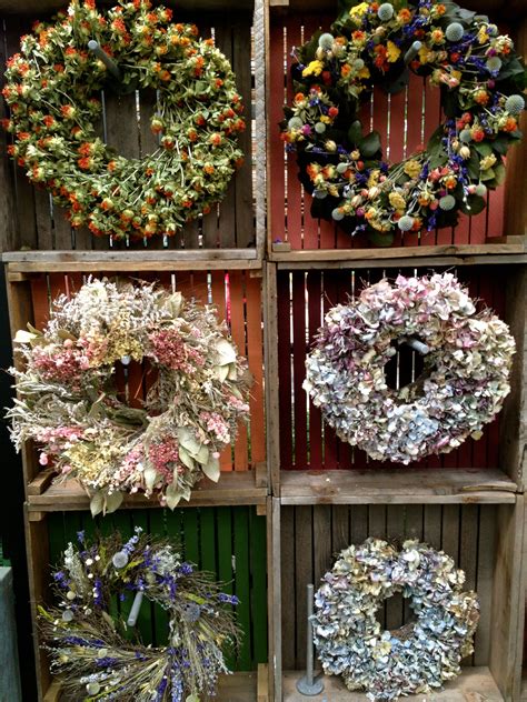 Crafting a Perfect Display: Tips for Showcasing Wreaths at Craft Fairs